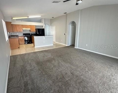11121 Kempton Vista Drive - Photo Thumbnail 9
