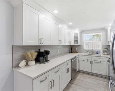 7608 Sue Ellen Drive - Photo Thumbnail 8