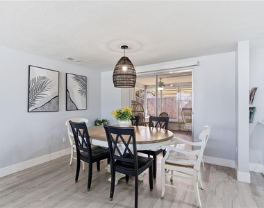 7608 Sue Ellen Drive - Photo Thumbnail 9