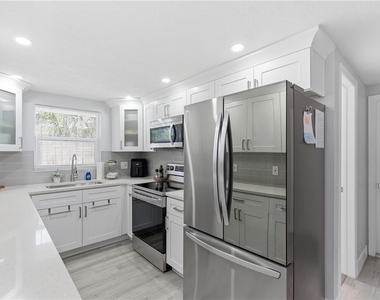 7608 Sue Ellen Drive - Photo Thumbnail 10