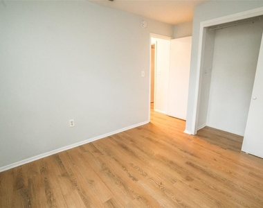 1277 Sylvia Avenue - Photo Thumbnail 19