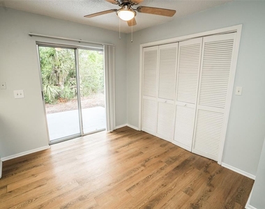 1277 Sylvia Avenue - Photo Thumbnail 5