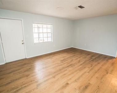 1277 Sylvia Avenue - Photo Thumbnail 1