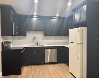 11804 Cypress Hill Circle - Photo Thumbnail 6