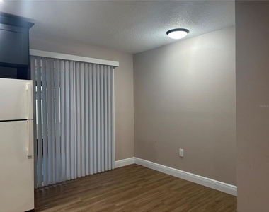 11804 Cypress Hill Circle - Photo Thumbnail 5