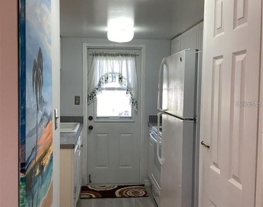 7701 Starkey Road - Photo Thumbnail 16