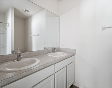 5217 Hillside Meadow Place - Photo Thumbnail 17