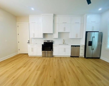 135 48th Avenue N - Photo Thumbnail 4