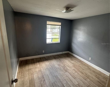 8105 N Klondyke Street - Photo Thumbnail 3