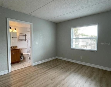 2835 Somerset Park Drive - Photo Thumbnail 9