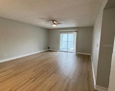 2835 Somerset Park Drive - Photo Thumbnail 1
