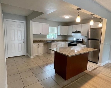 2835 Somerset Park Drive - Photo Thumbnail 2