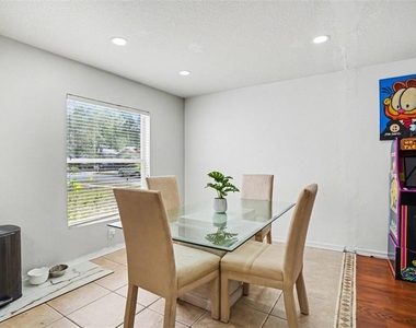 8105 River Mont Way - Photo Thumbnail 9