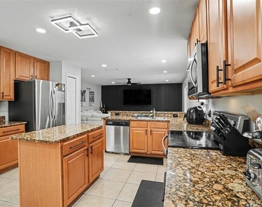 8105 River Mont Way - Photo Thumbnail 7