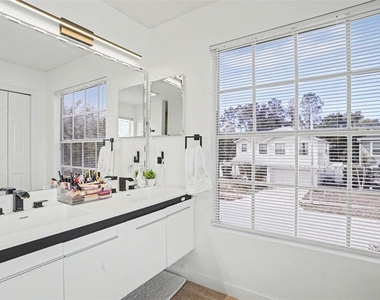 8105 River Mont Way - Photo Thumbnail 12
