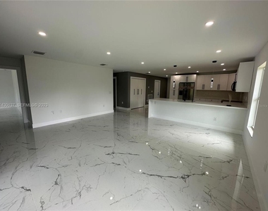 1125 Milwaukee Boulevard - Photo Thumbnail 7