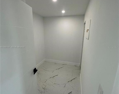 1125 Milwaukee Boulevard - Photo Thumbnail 10