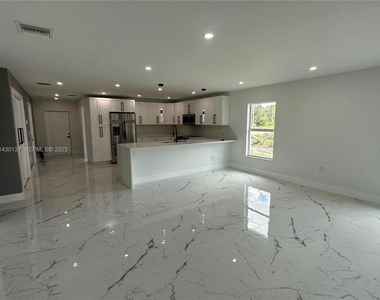 1125 Milwaukee Boulevard - Photo Thumbnail 6