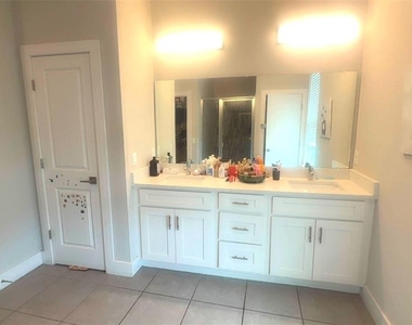 305 Elderberry Court - Photo Thumbnail 26
