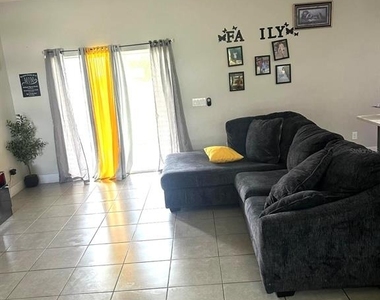 305 Elderberry Court - Photo Thumbnail 7