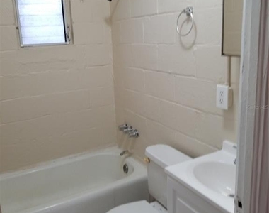 1809 Sw 3rd Street - Photo Thumbnail 4
