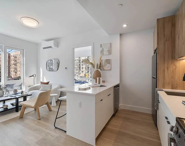 80 Linden Blvd - Photo Thumbnail 15
