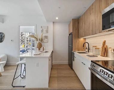 80 Linden Blvd - Photo Thumbnail 2