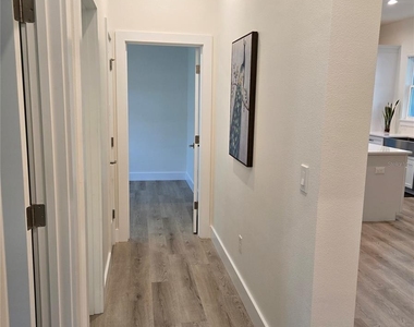 106 Lake Drive - Photo Thumbnail 9