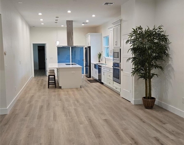 106 Lake Drive - Photo Thumbnail 4