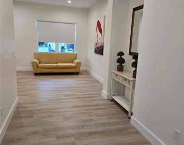 106 Lake Drive - Photo Thumbnail 3