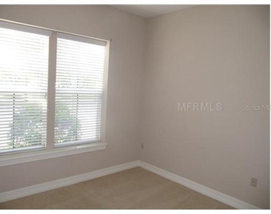 619 Front Street - Photo Thumbnail 6