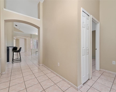 12868 Gettysburg Circle - Photo Thumbnail 10