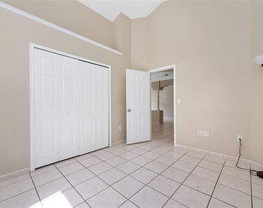12868 Gettysburg Circle - Photo Thumbnail 24