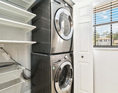 3528 Bay Ct - Photo Thumbnail 10