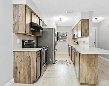 3528 Bay Ct - Photo Thumbnail 7