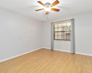 3528 Bay Ct - Photo Thumbnail 20