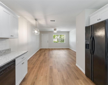 217 Montana Avenue - Photo Thumbnail 12