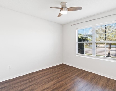 1803 Rain Lily Place - Photo Thumbnail 36
