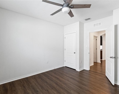 1803 Rain Lily Place - Photo Thumbnail 34