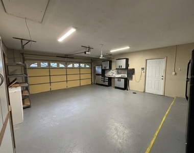 116 Holmes Place - Photo Thumbnail 17