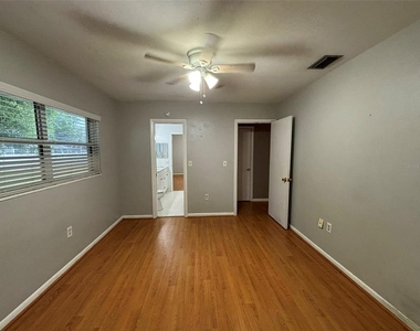 116 Holmes Place - Photo Thumbnail 11
