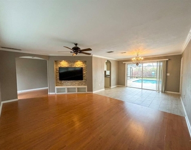 116 Holmes Place - Photo Thumbnail 3