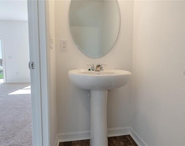 342 Madison Drive - Photo Thumbnail 6