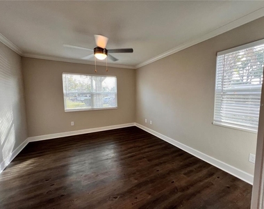 2536 Woodgate Boulevard - Photo Thumbnail 13