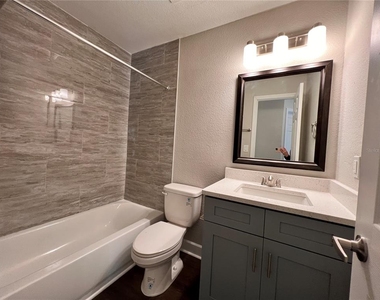 2536 Woodgate Boulevard - Photo Thumbnail 11