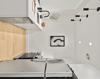 354 E28th Street - Photo Thumbnail 2