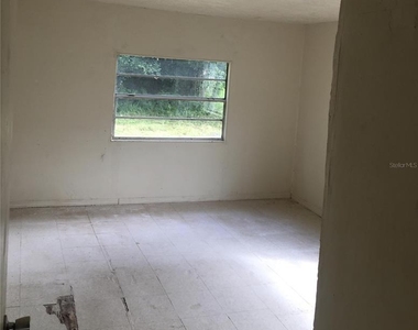 3320 Lincoln Street - Photo Thumbnail 4