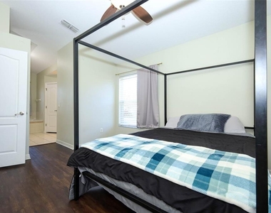 200 Patrice Hope Street - Photo Thumbnail 8