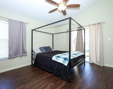 200 Patrice Hope Street - Photo Thumbnail 6