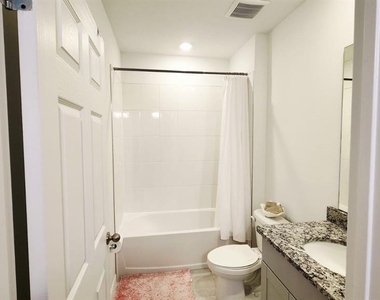 5190 Minneola Lane - Photo Thumbnail 8